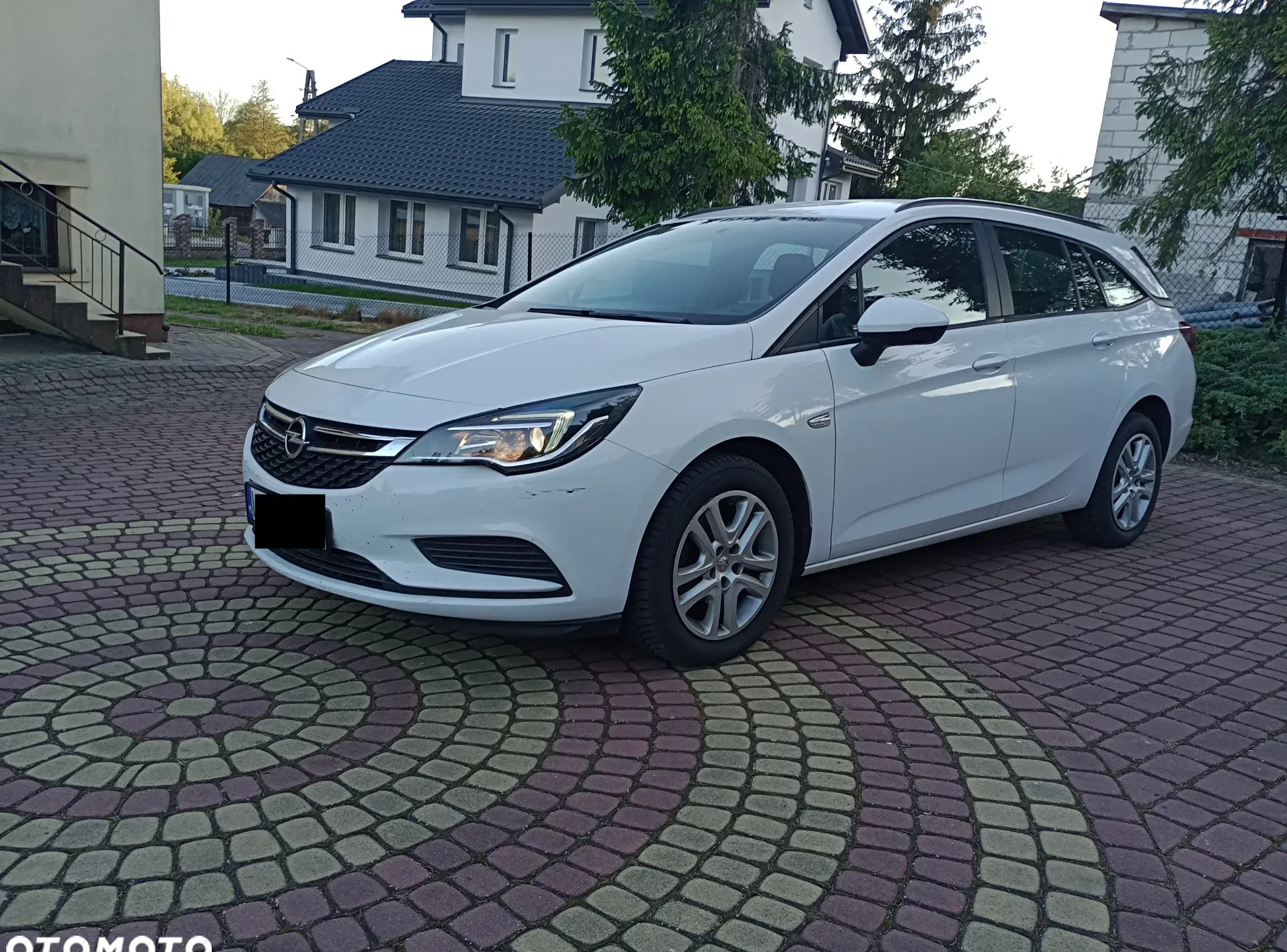 Opel Astra cena 35600 przebieg: 112000, rok produkcji 2017 z Zamość małe 67